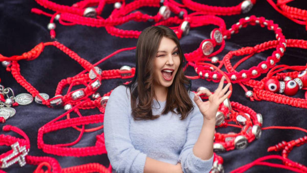 Qué significa llevar una pulsera roja y para qué sirve